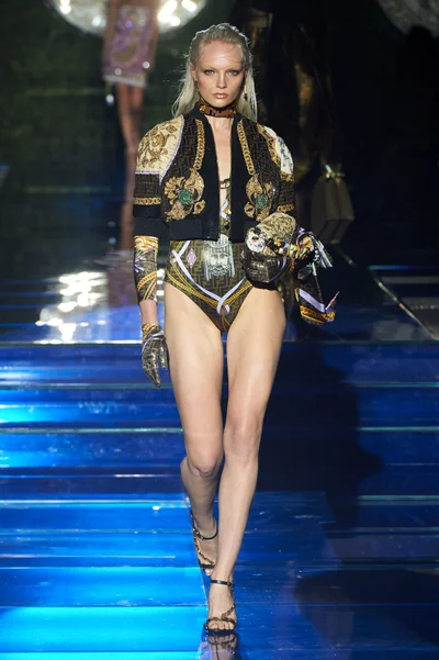 Look 9